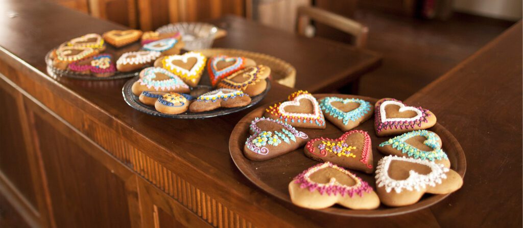 Winter Comfort Sweets Around the World 🍪❄️