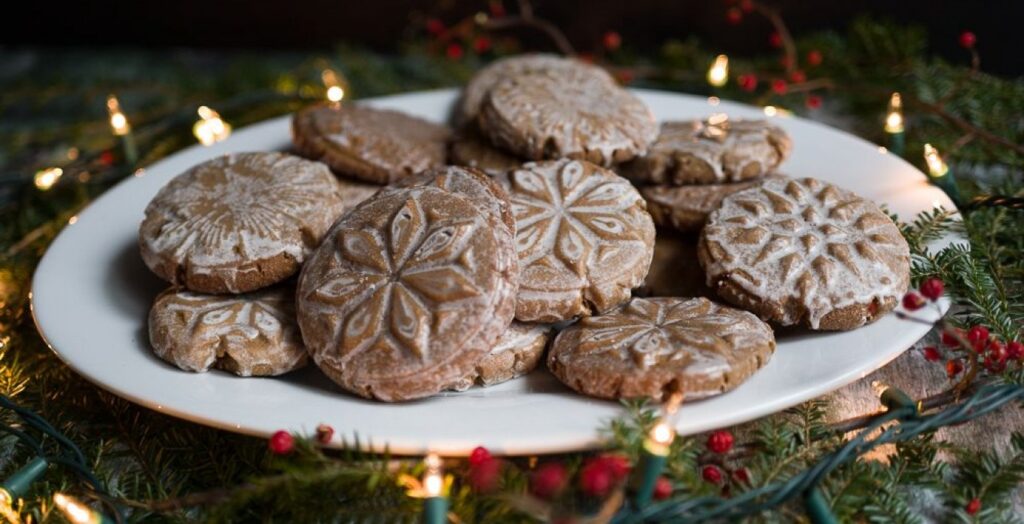 Winter Comfort Sweets Around the World 🍪❄️