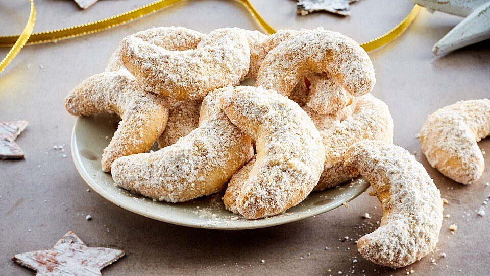 Winter Comfort Sweets Around the World 🍪❄️